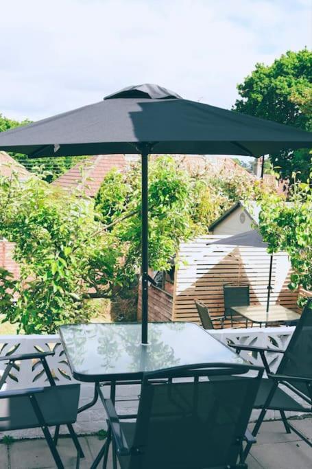 The Palm House Falmouth - Minutes From The Beach! 外观 照片